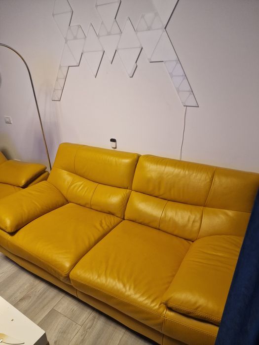 Vand canapele de piele