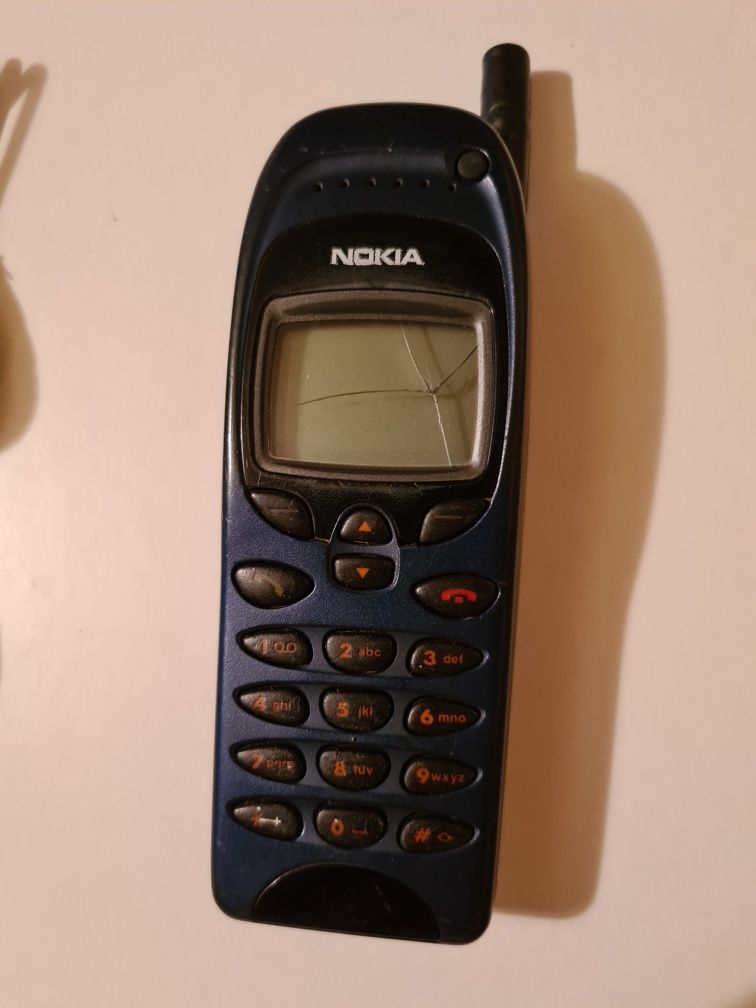 Telefon mobil Nokia 6150 de colecție