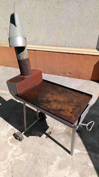 Vând plită pe lemne