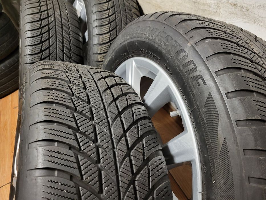 Bmw 17" 5x120 X1 X2 оригинални лети джанти Бмв 205/60/17