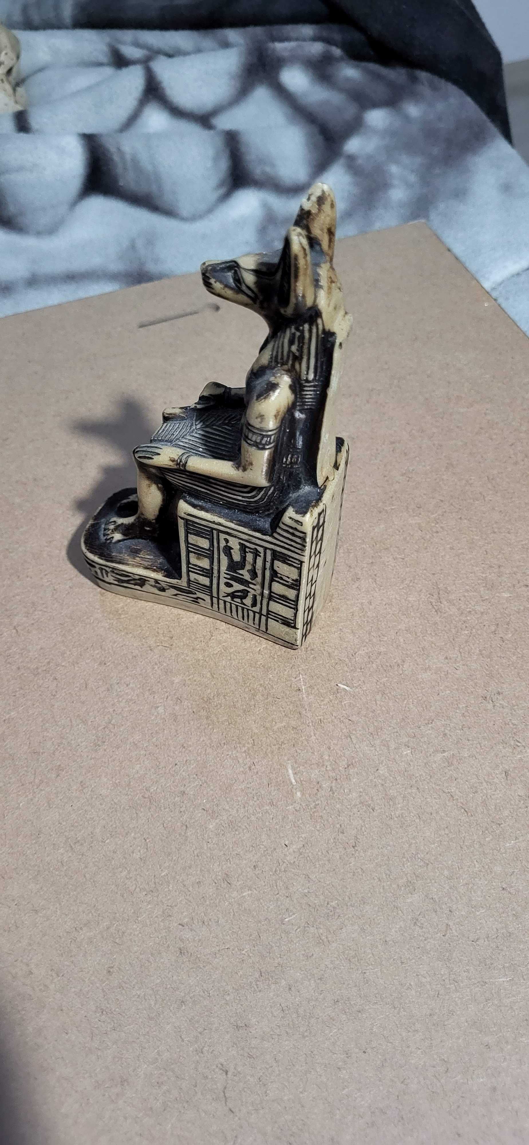 Statueta egipteana Anubis pe tron, 15 cm