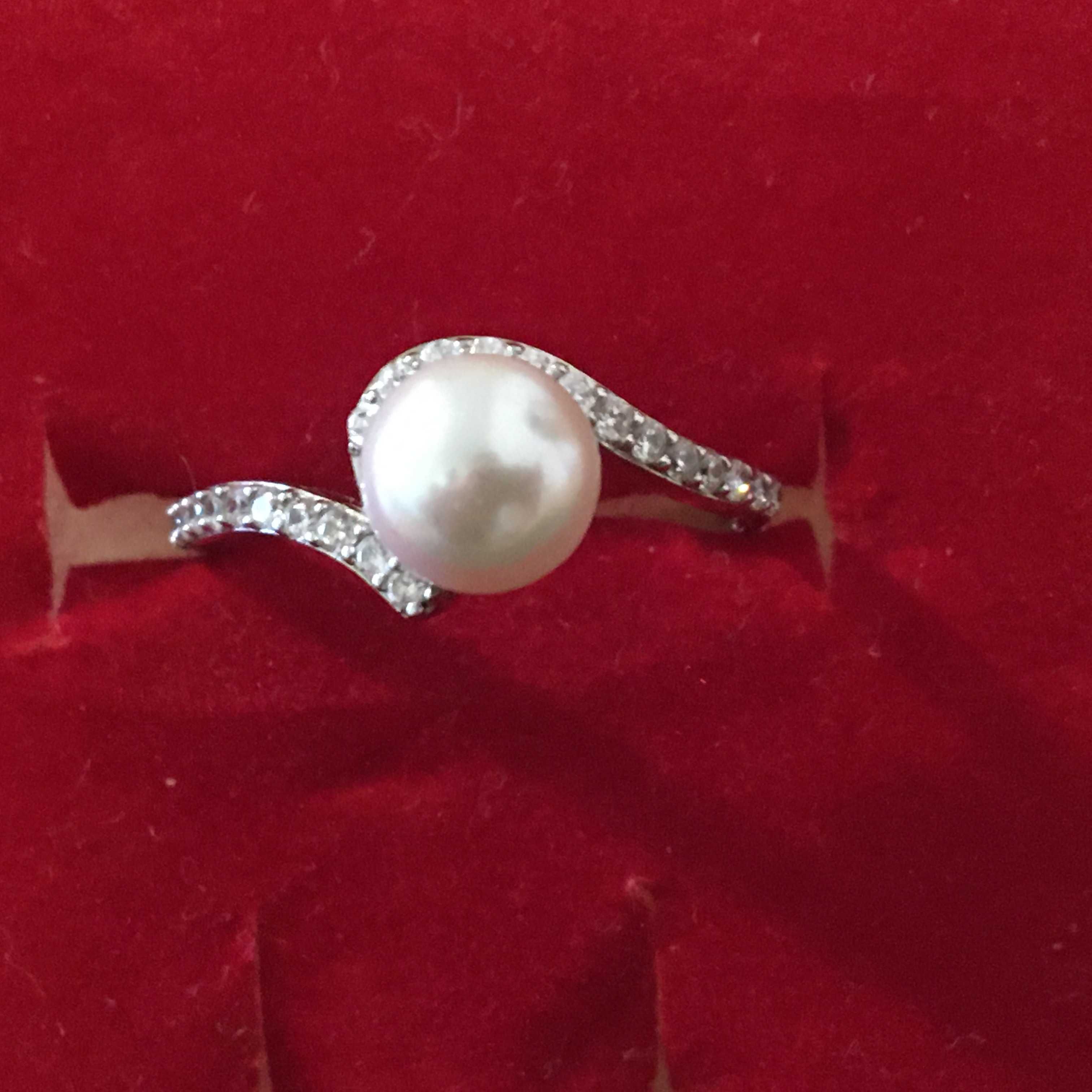 Inel din argint cu perla (pret negociabil)