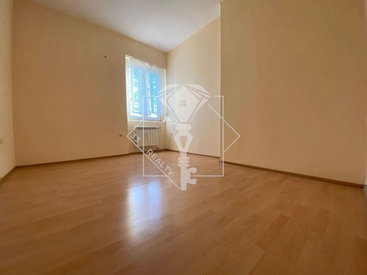 Продава се Двустаен апартамент в Пловдив, Център - 43 кв.м за 3024 €/кв.м - Снимка #3