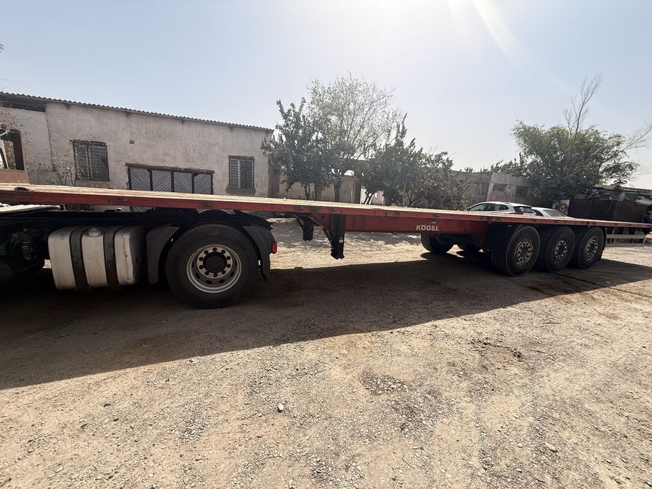 Продается полуприцеп контейннеравоз  унивирсал