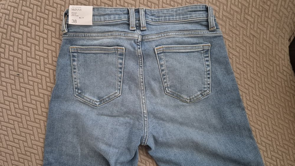 Нови дънки Mango