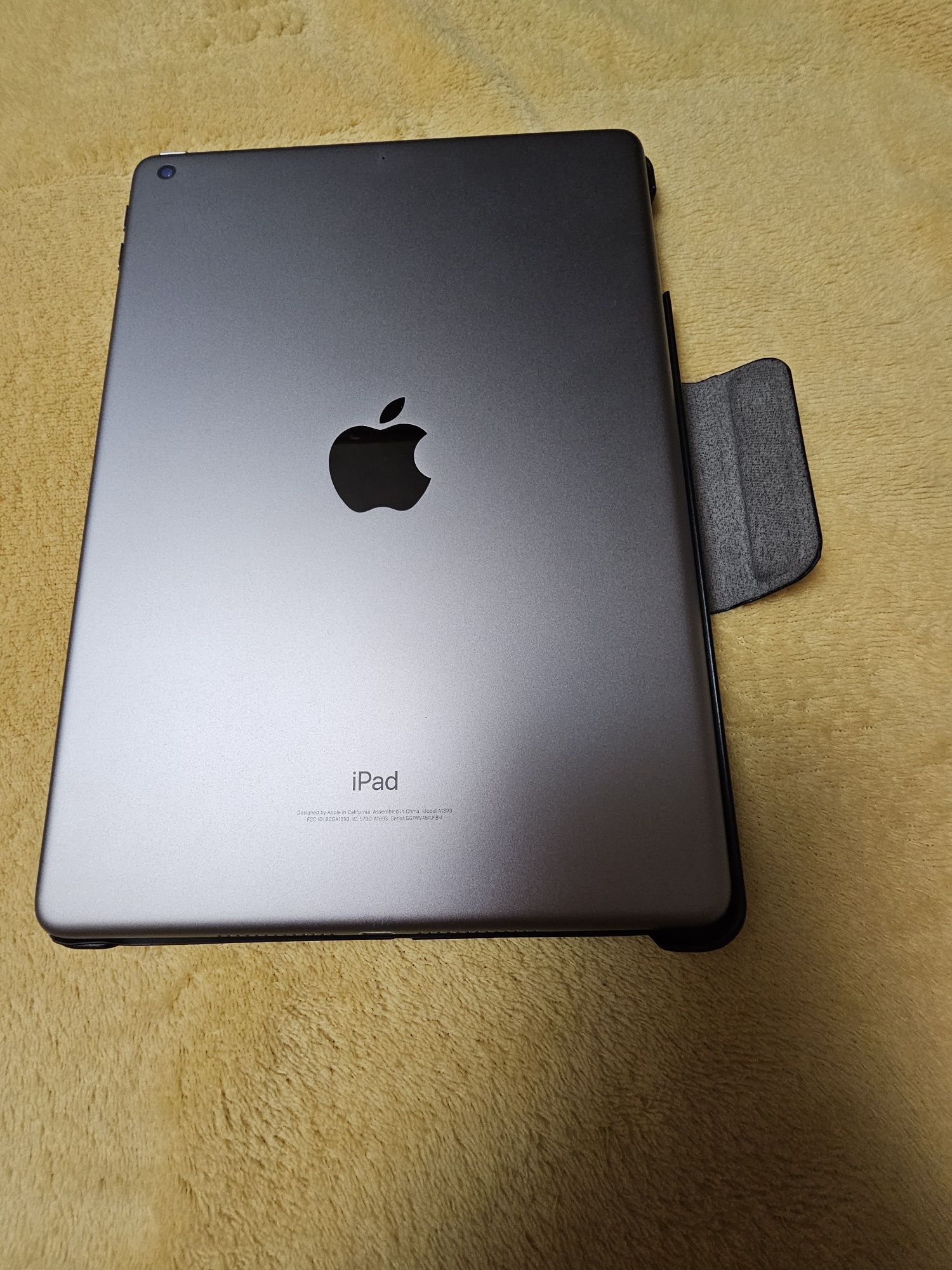 Продавам  Apple iPad 9.7" 6-то поколение