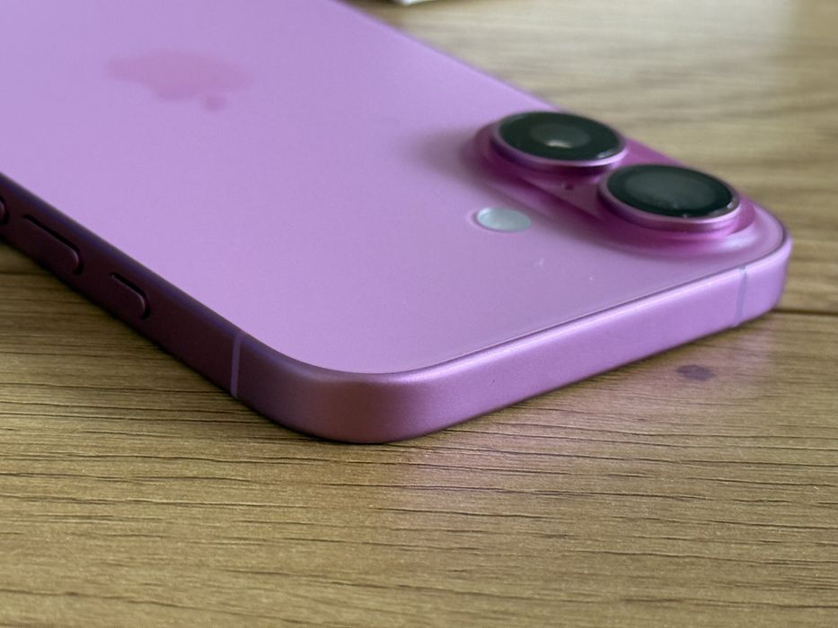 Бартер като нов iphone 16 128gb pink гаранционен