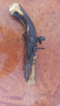 panoplie pistol decor