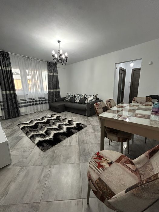 Inchiriez apartament zona Piata Traian/liceul Ion Barbu