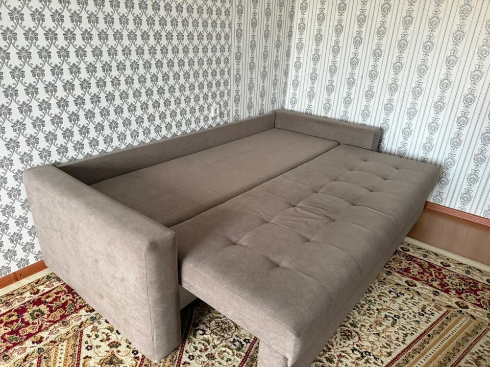 Продам диван в отличном состояний