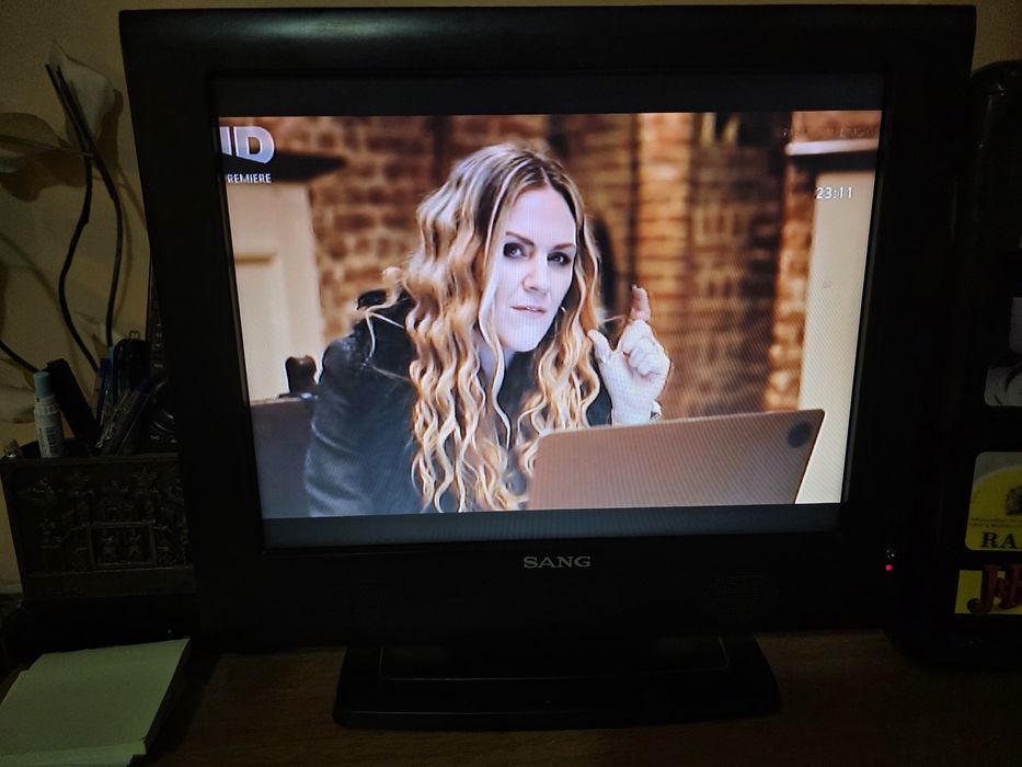 Продавам 2 броя телевизори за 70 лв двата