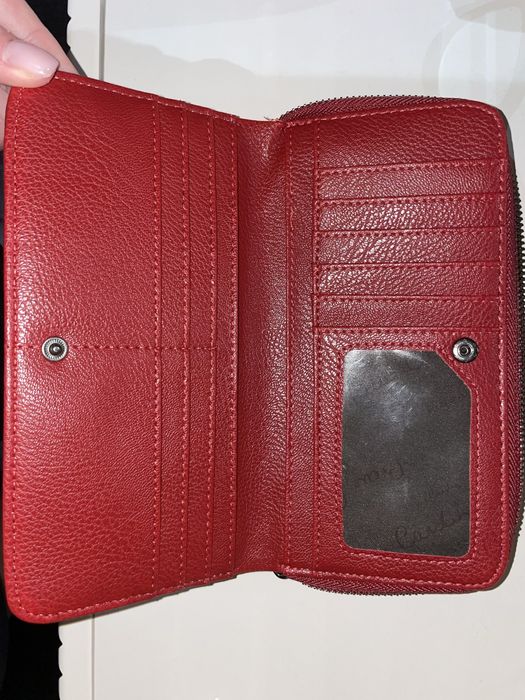 Дамски портфейл