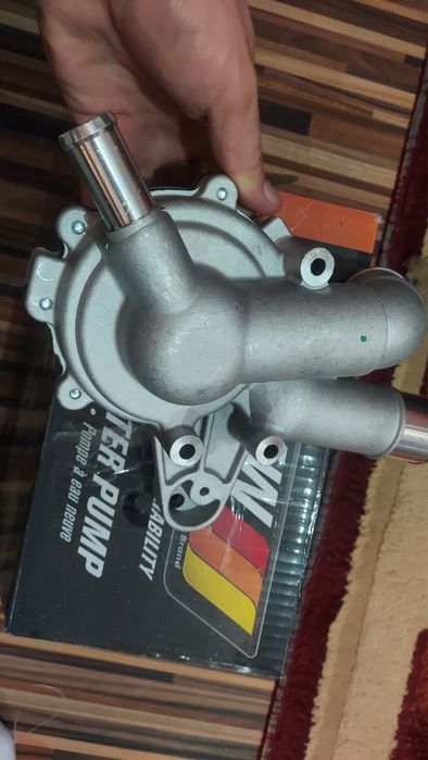 Продаётся помпа для Ford, Mazda, Mercury