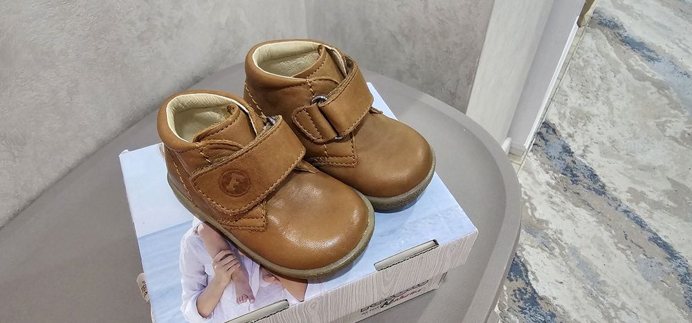 Papuci Falcotto piele naturala marimea 18