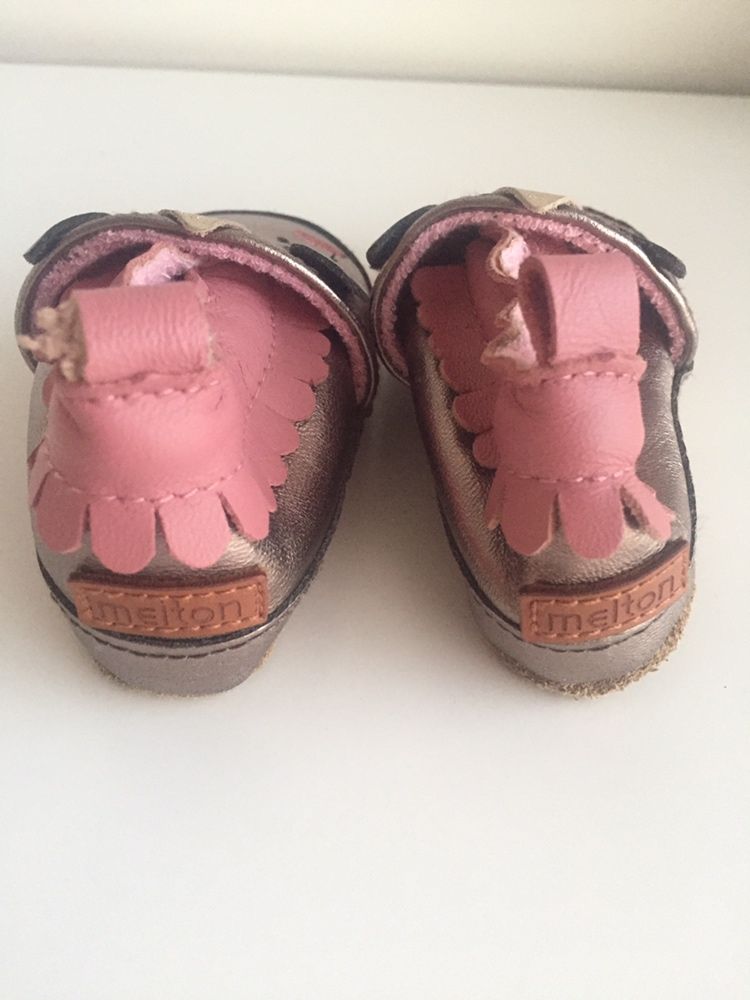 2 чифта нови бебешки пантофи/обувки
