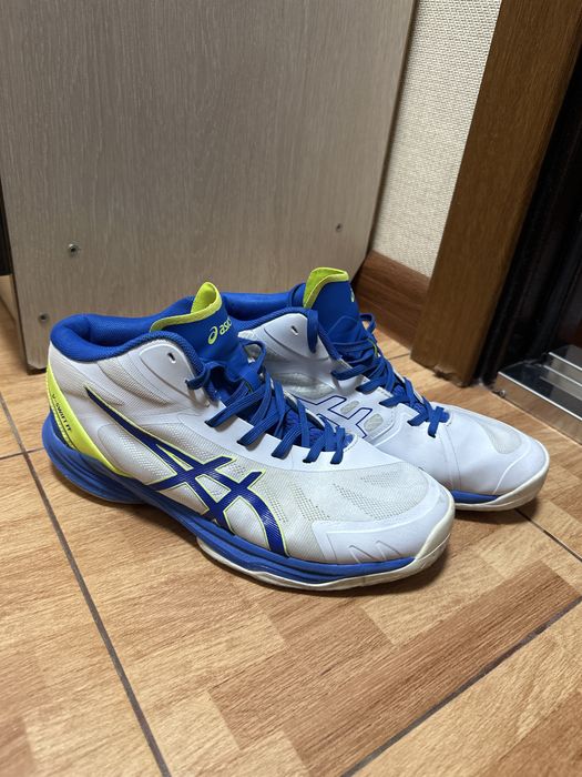 Asics кроссовки