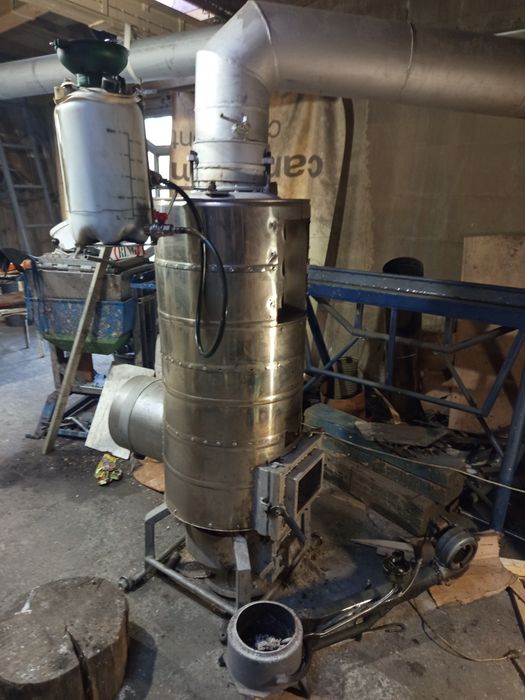Generator suflantă aer cald 100 kw pe lemne, ulei ars , brichete
