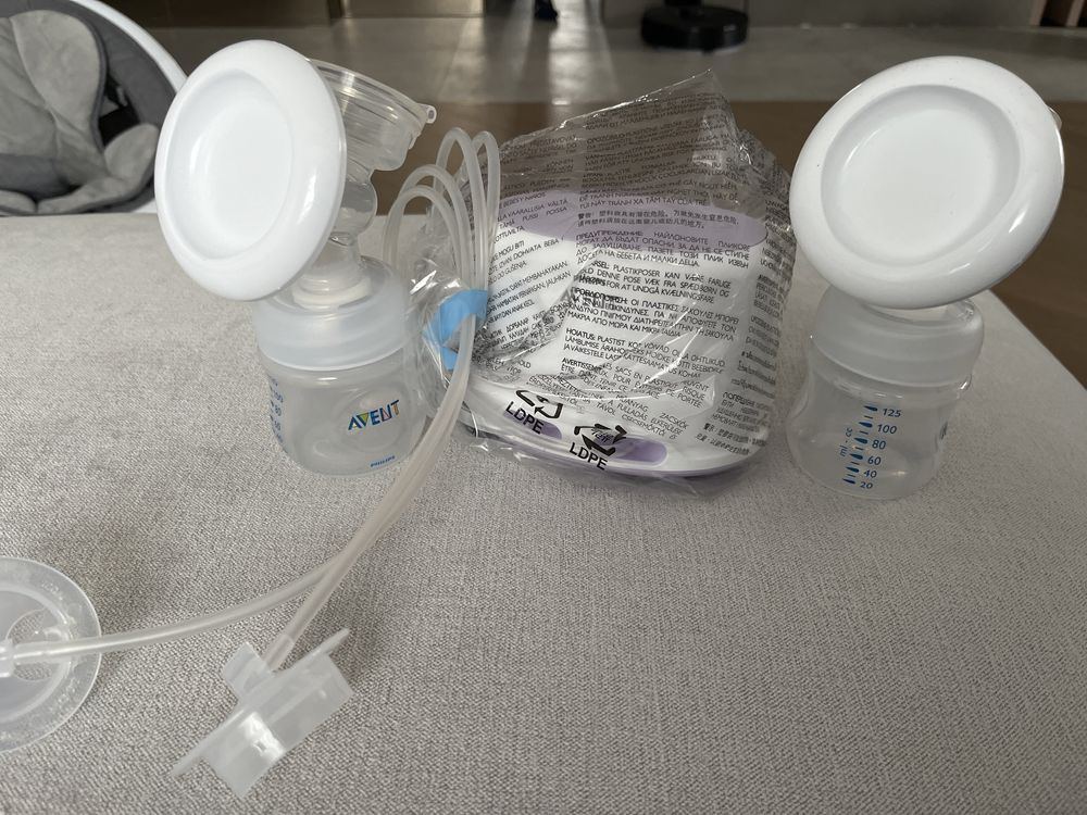 Philips Avent - pompa dubla de san + accesorii