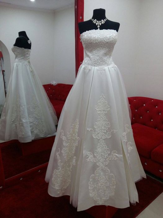 Vând rochii mireasa! NU SE VAND LA BUCATA!!!