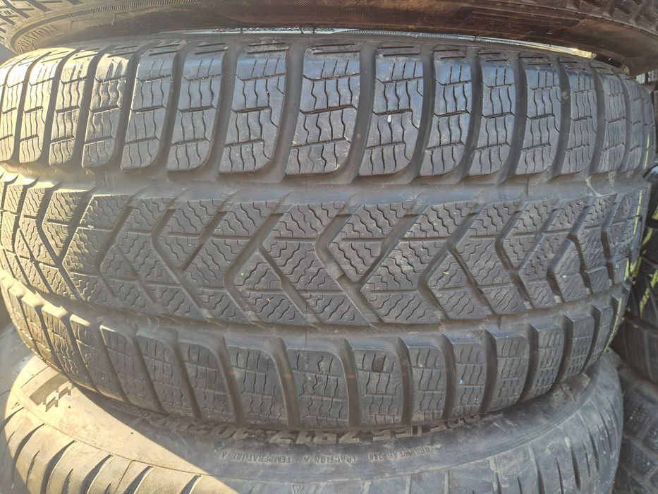 2 Anvelope de IARNA - 235/35/19 - PIRELLI - APP NOI DOT 2022