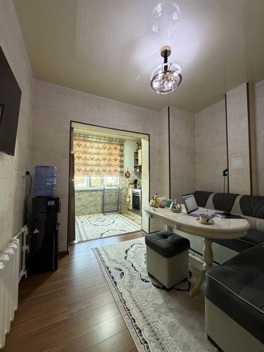 Продаётся 3-комнатная квартира с хорошей локацией.