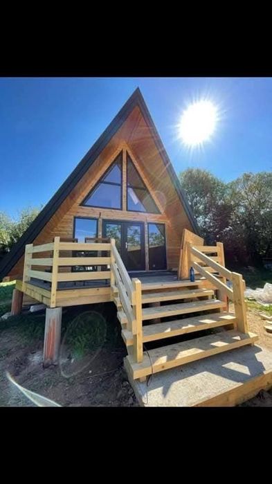 Casute si cabane A-frame din lemn