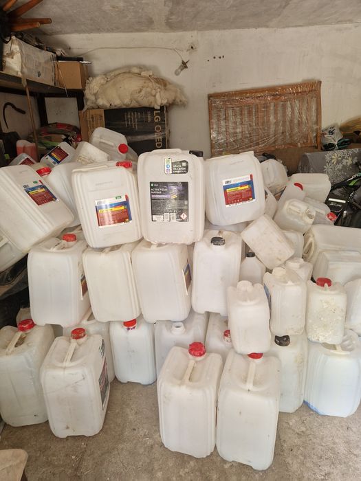 Пустая канистра 20 литров