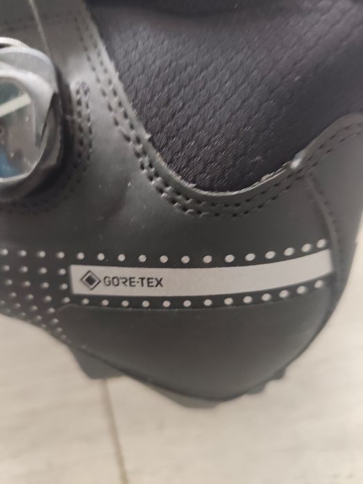 Зимни обувки за колоездене