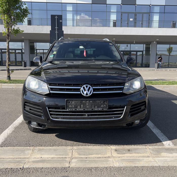 Volkswagen Touareg 2012-3.0 TDI V6 / Automată/ Pachet Exclusive/ Perne
