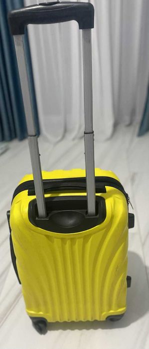 Troller voiaj galben