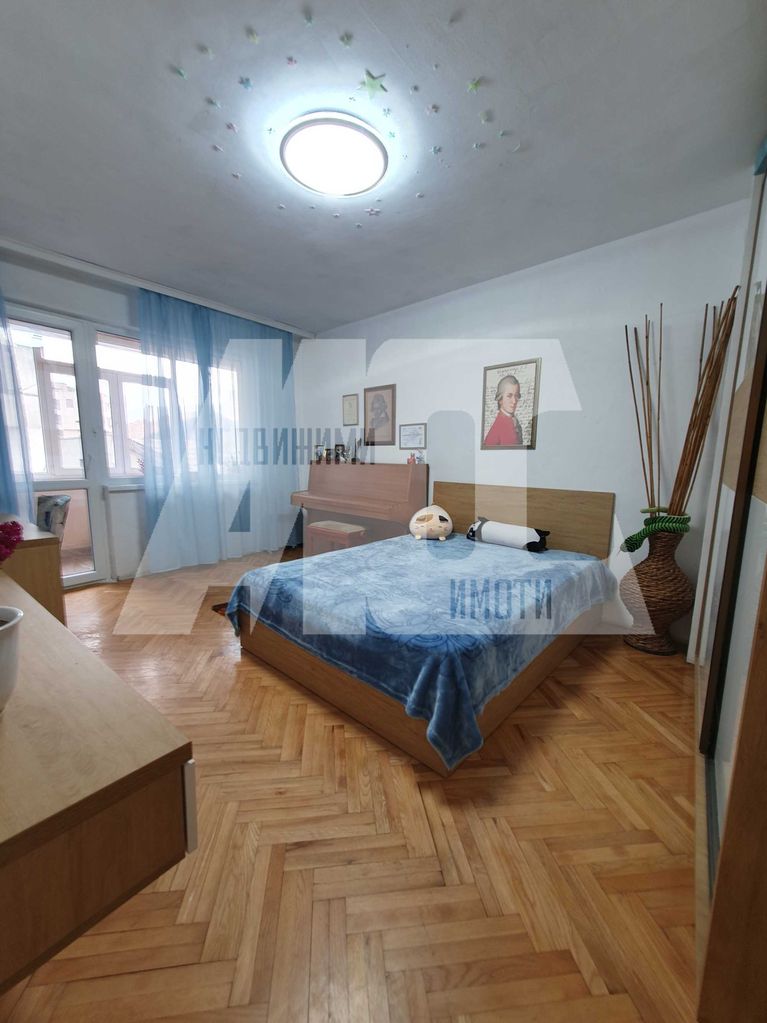 Продава се Четиристаен апартамент в Варна, Аспарухово - 120 кв.м за 1459 €/кв.м - Снимка #6