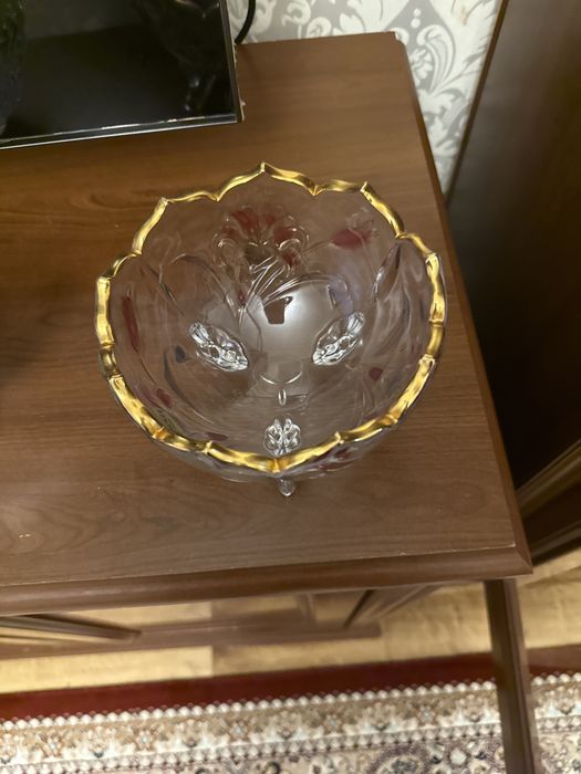 Посуда из хрусталя и стола