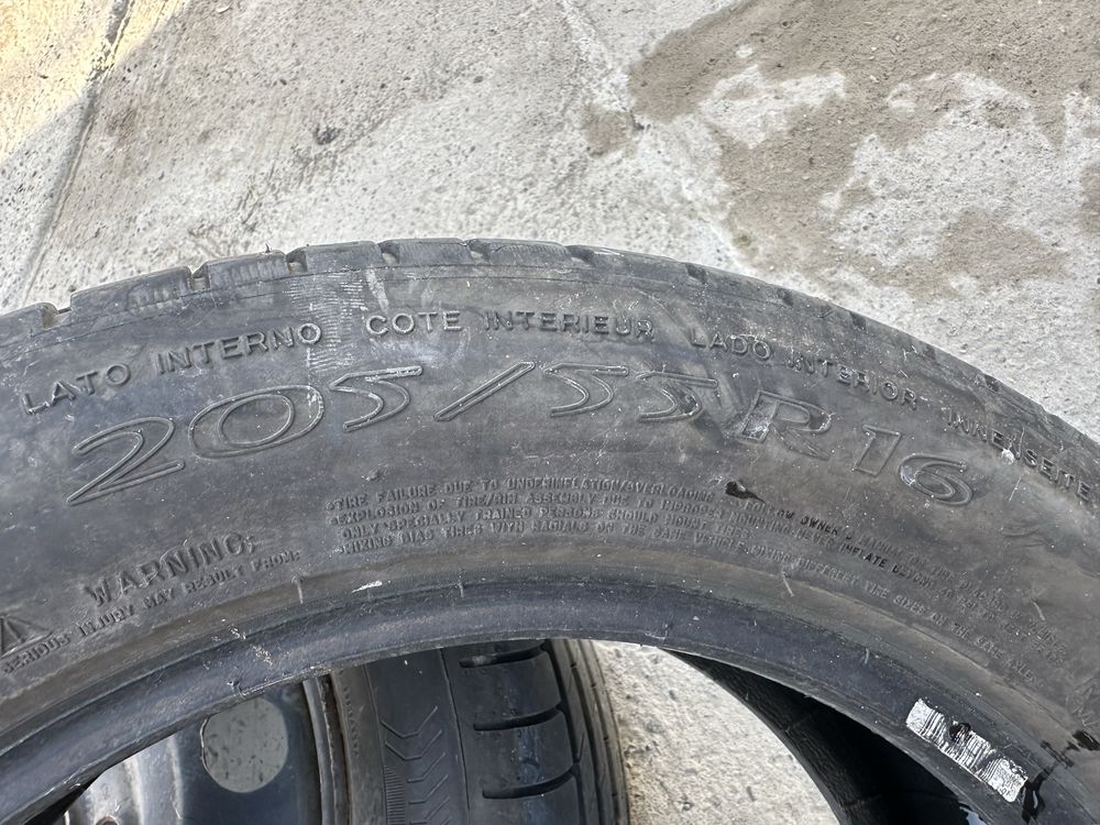 Vand 3 cauciucuri de vara Michelin R16 in stare buna