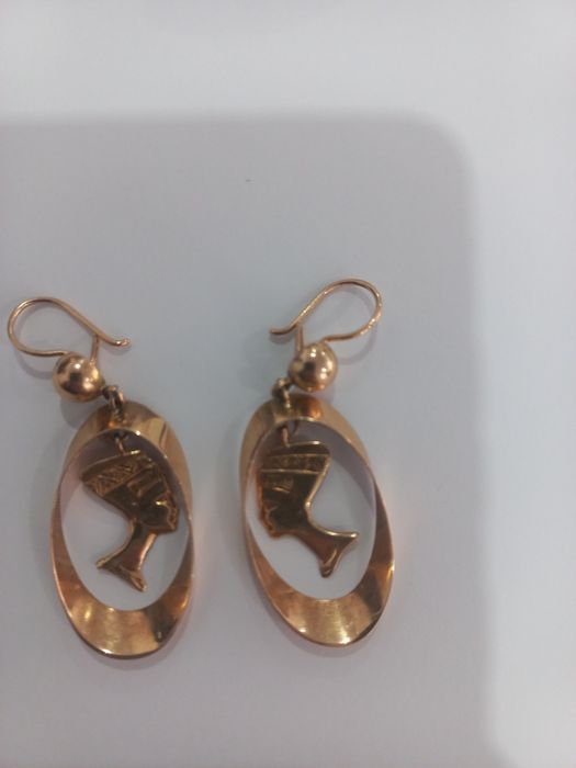 Продам Золотые серьги