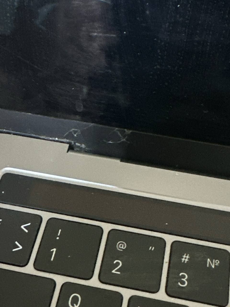 Продам macbook air 2019 года