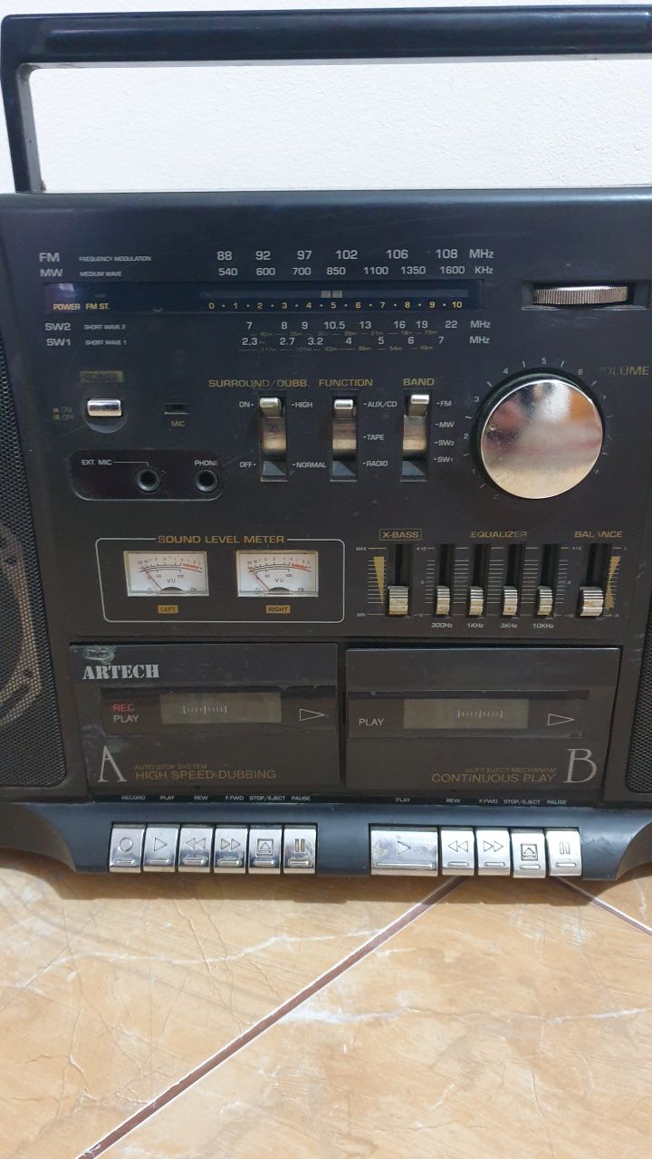 Radio casetofon Artech J8181 DL
