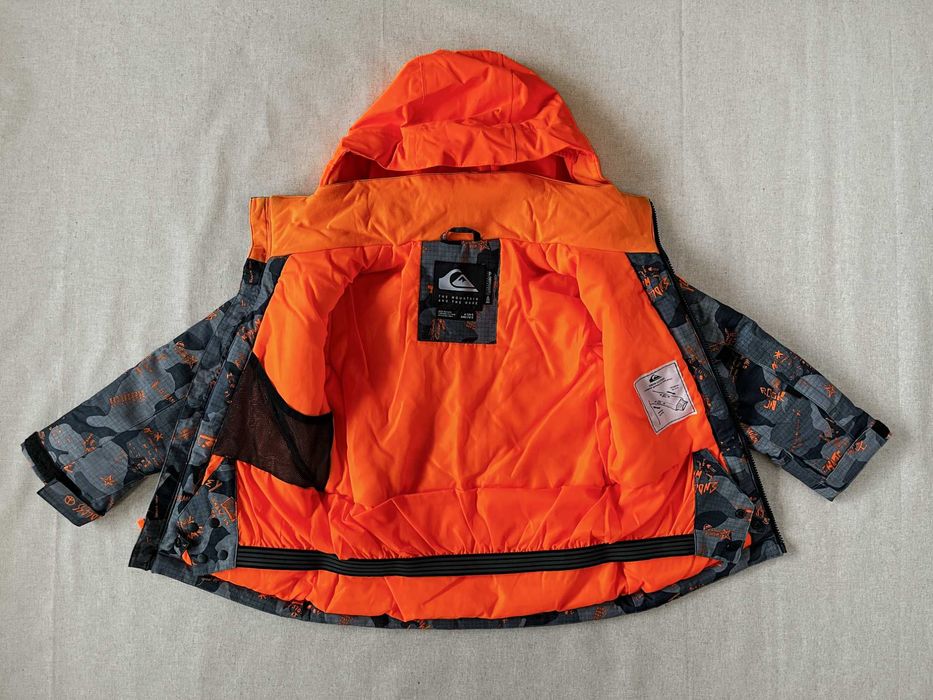 Quiksilver ски комплект 4–5 г. (става и за по-големи) – яке+гащеризон