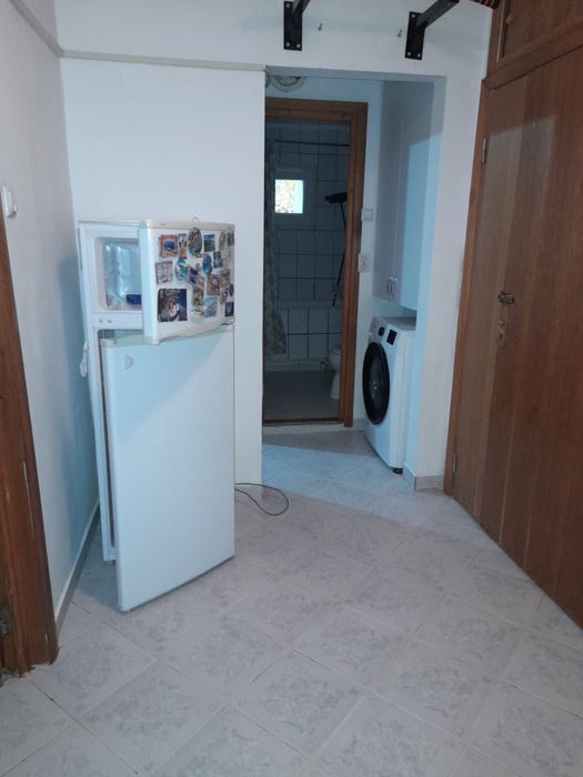 Inchiriez apartament 2 cam