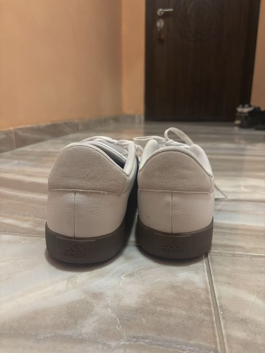 Спортно обувки adidas