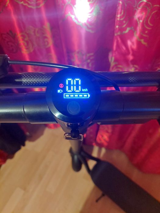 Vând / Schimb cu Telefon Trotinetă Electrică