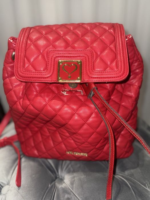 Оригинална чанта-раничка Love Moschino