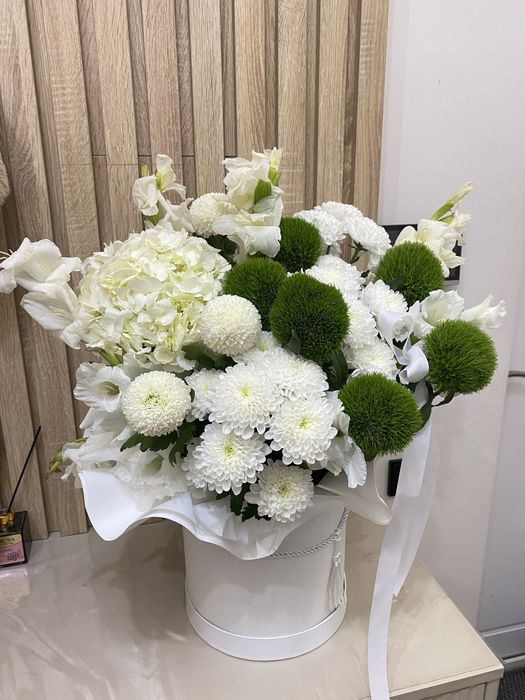 Продам цветы, забирайте пока свежие