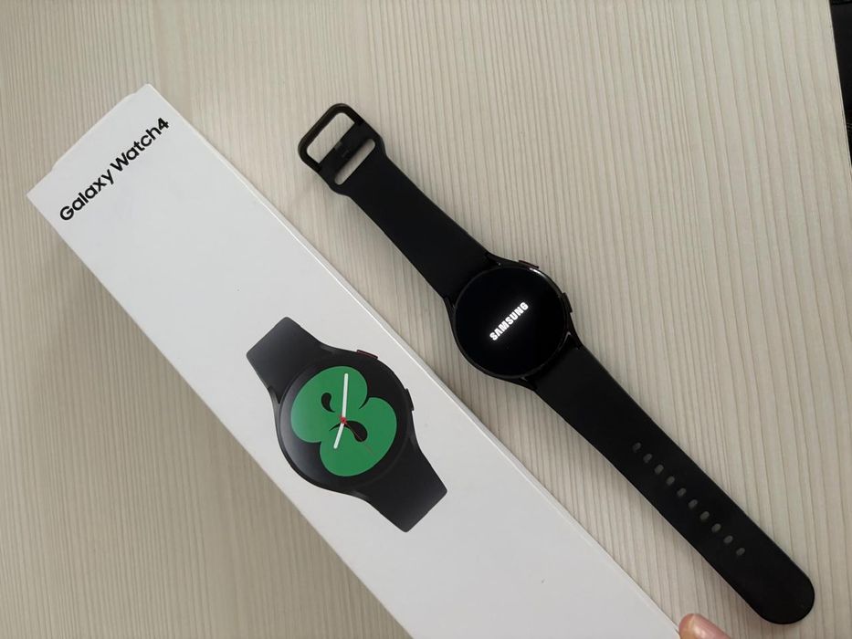 Продам Смарт-часы Samsung Galaxi Watch4