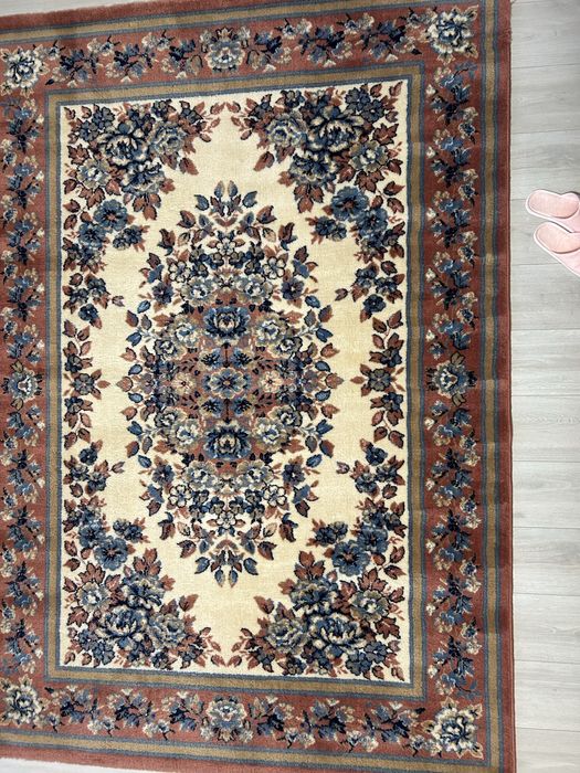 Covor persan original cu medalion in stare impecabila
