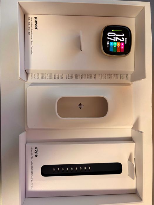 Ceas Fitbit Versa 3, NFC, GPS, Silicon, Midnight/ Soft Gold Aluminum