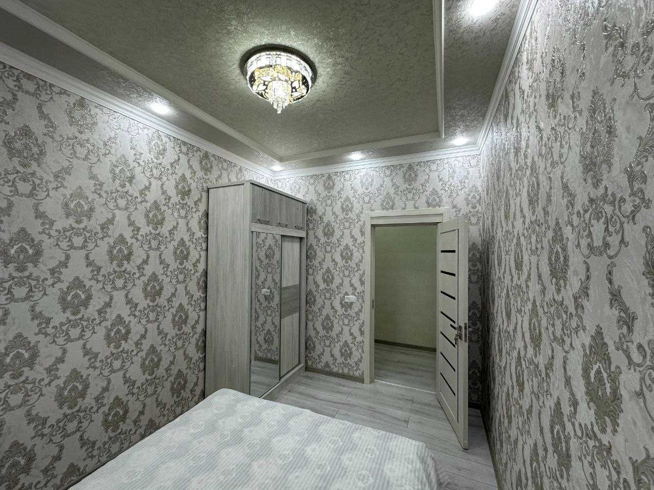 Сдаётся 2-комнатная квартира в  Дружбы Народов. 374*