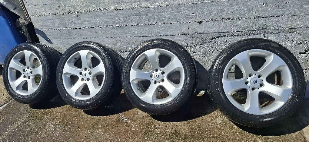 Jante cu cauciucuri originale  x5 doua lățimi r19