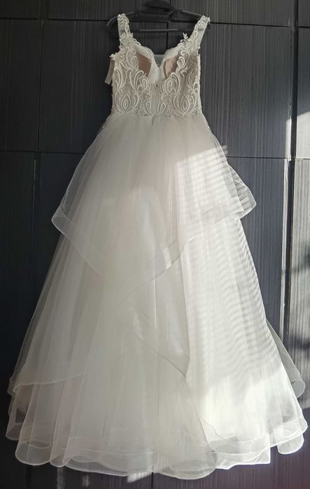 Булчинска бяла рокля с дантела