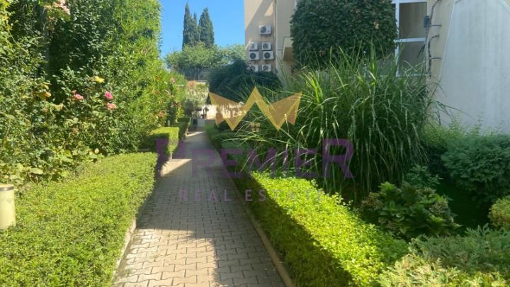 Дава се под наем Тристаен апартамент в Варна, м-т Траката - 89 кв.м за 820 € - Снимка #8