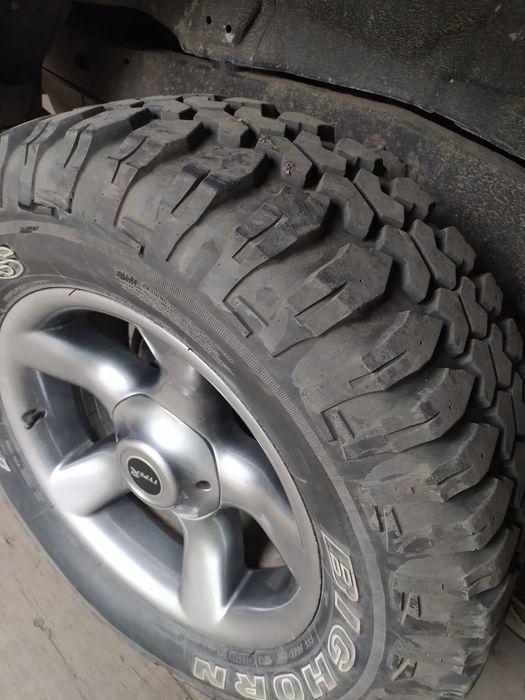 Комплект шин на дисках р18 275/65 . 6x139.7 . Ет -5 .ширина 8 .